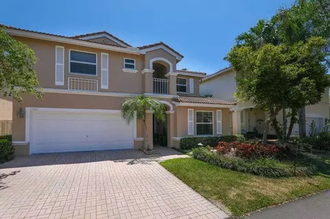 1084 Corkwood St, Hollywood, FL 33019