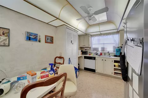 9541 Sunrise Lakes Blvd #206, Sunrise, FL 33322