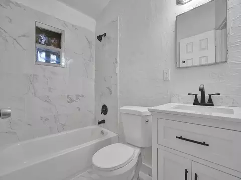2808 NW 4th St, Pompano Beach, FL 33069