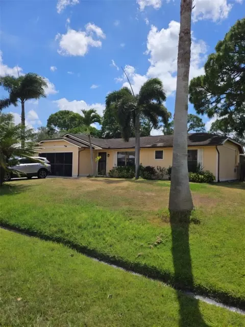 2262 SW Mount Vernon St, Port Saint Lucie, FL 34953