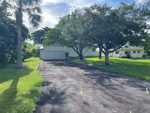 705 E River Dr, Margate, FL 33063