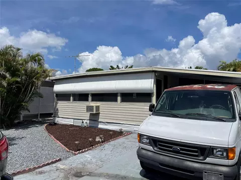 2261 SW 87th Ave, Davie, FL 33324