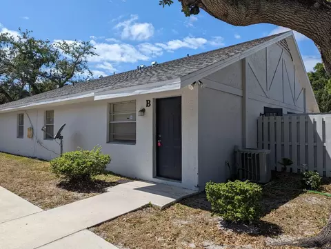 2002 S 10th St #B, Fort Pierce, FL 34950