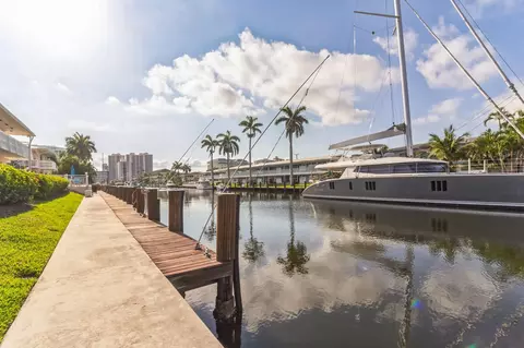2808 NE 33rd Ct #208, Fort Lauderdale, FL 33306