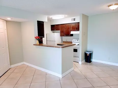 2796 S University Dr #2106, Davie, FL 33328