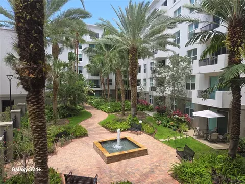 2421 NE 65th St #201, Fort Lauderdale, FL 33308