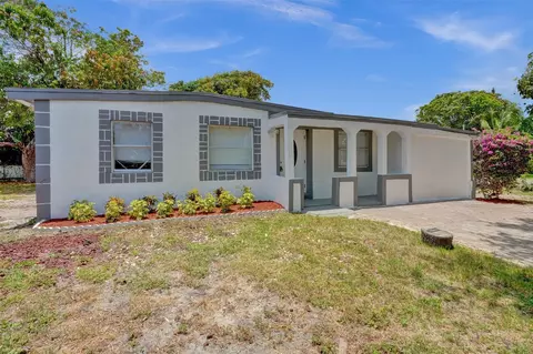 440 Tulip Tree Dr, Lantana, FL 33462