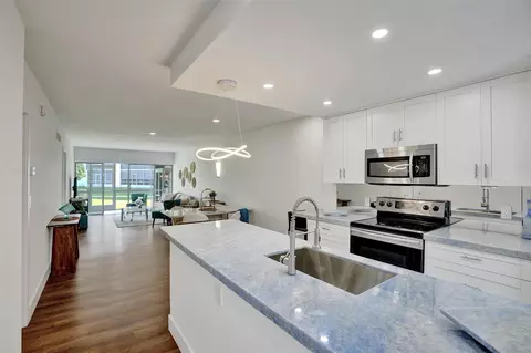 101 NE 19th Ave #110, Deerfield Beach, FL 33441