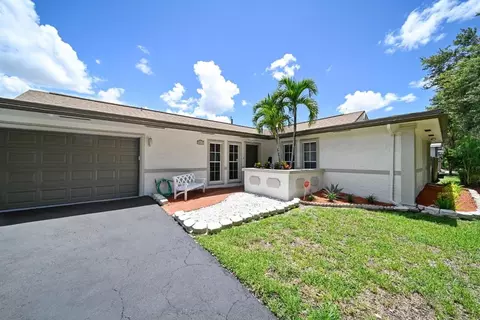 8870 SW 49 St, Cooper City, FL 33328
