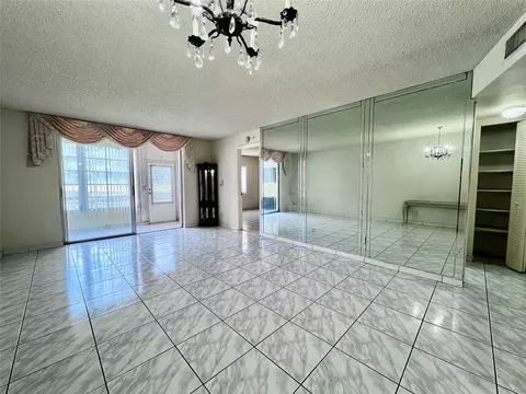 9181 Sunrise Lakes Blvd #104, Sunrise, FL 33322