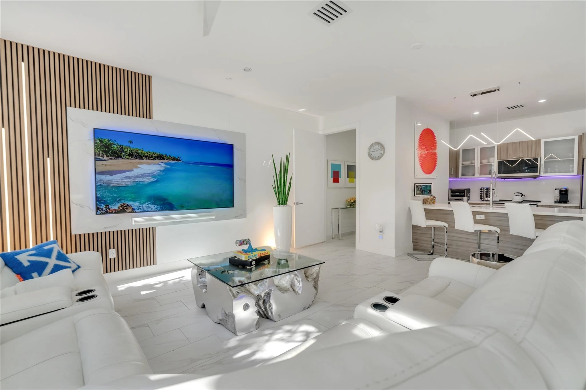 1025 NE 18th Ave Unit 105  