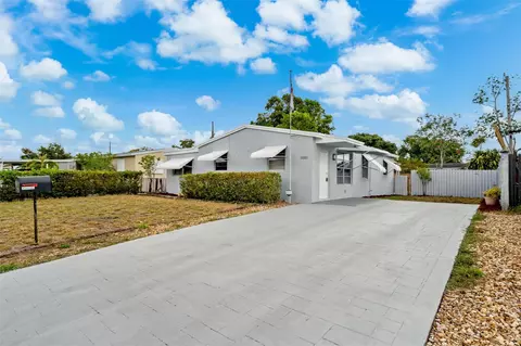 1421 N 69th Ave, Hollywood, FL 33024