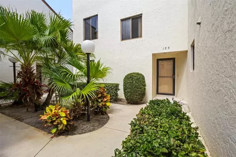 950 S Kanner Hwy #TH123, Stuart, FL 34994