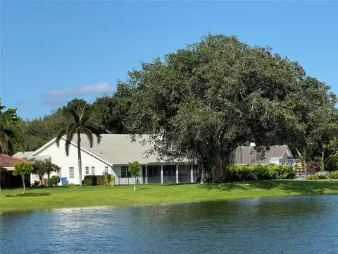 2732 Oak Tree Ln, Fort Lauderdale, FL 33309