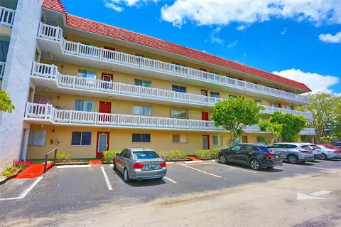 3571 Inverrary Dr #103, Lauderhill, FL 33319