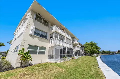 450 Paradise Isle Blvd #309, Hallandale Beach, FL 33009