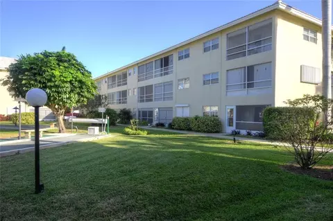 1951 NE 39th St #360, Lighthouse Point, FL 33064