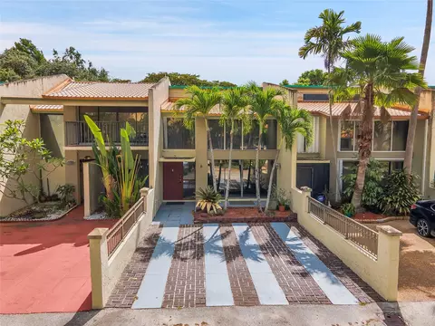730 E Coco Plum Crk #6, Plantation, FL 33324