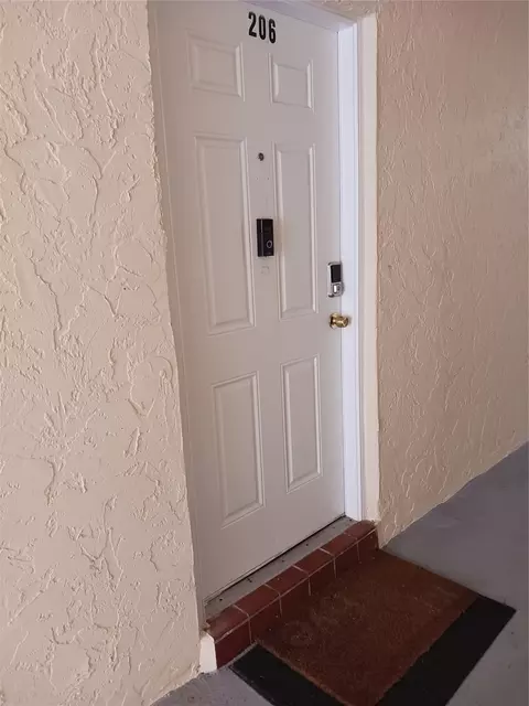 4275 NW 89th Ave #206, Coral Springs, FL 33065