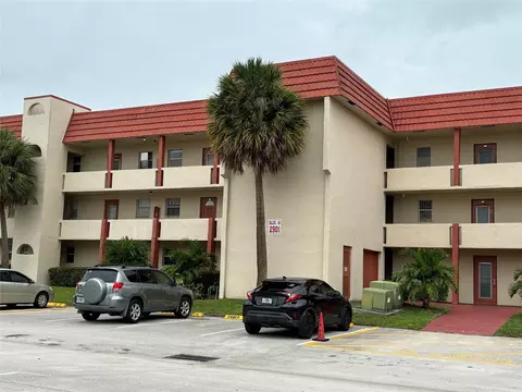 2901 E Sunrise Lakes Dr #103, Sunrise, FL 33322