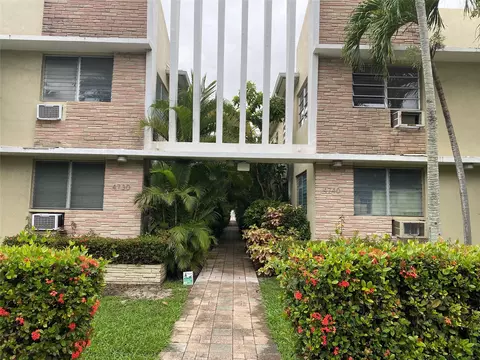 4730 Pine Tree Dr #18, Miami Beach, FL 33140