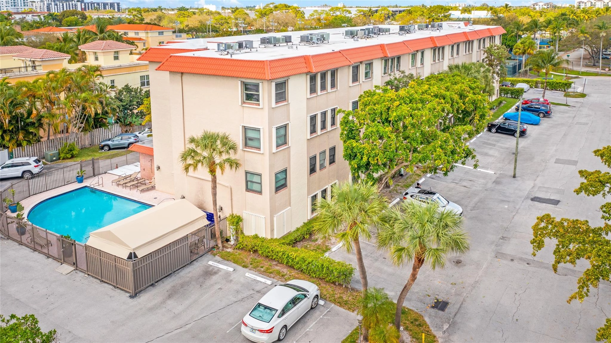 615 NE 12th Ave Unit 307  