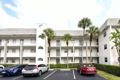 8460 Sunrise Lakes Blvd #206, Sunrise, FL 33322