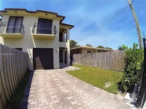 30 NW 50 Th Ave, Miami, FL 33126