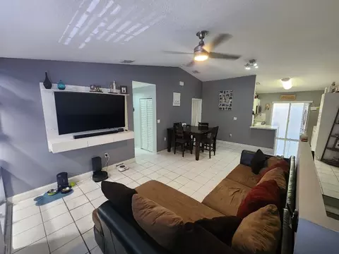 7867 W 36th Ave #201, Hialeah, FL 33018