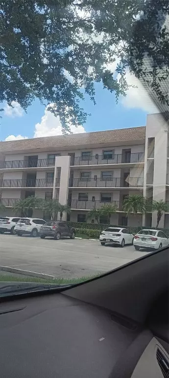 10145 Sunrise Lakes Blvd #405, Sunrise, FL 33322