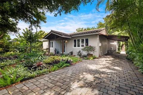 1425 NE 3rd Ave, Fort Lauderdale, FL 33304