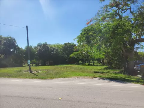 1697 E Main St, Pahokee, FL 33476 photo 13
