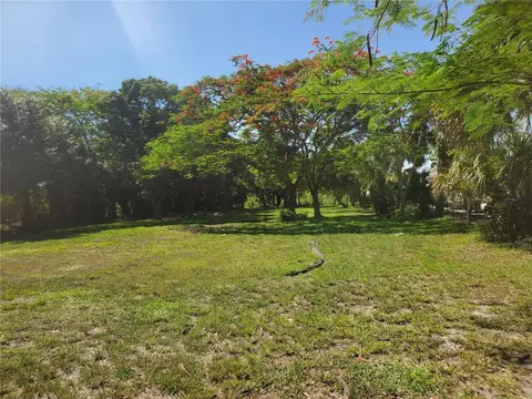 1697 E Main St, Pahokee, FL 33476 photo 9