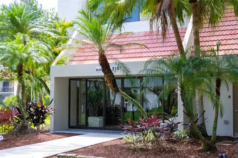 210 Lakeview Dr #306, Weston, FL 33326