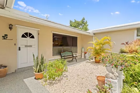 1577 NE 49th St, Oakland Park, FL 33334