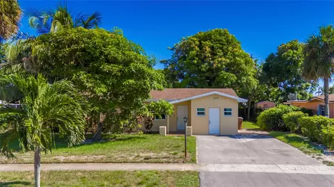 3570 NW 29th St, Lauderdale Lakes, FL 33311