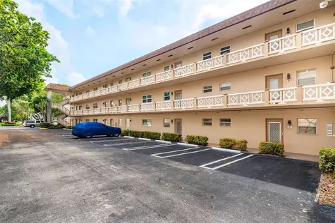 3430 NW 52nd Ave #102, Lauderdale Lakes, FL 33319