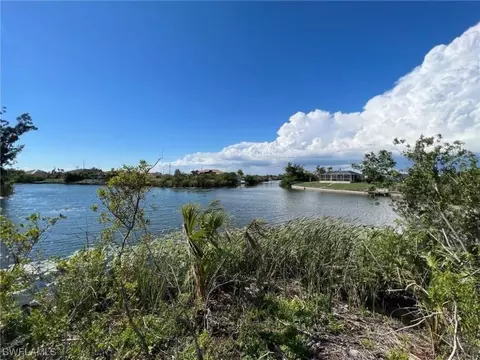 1920 NE 1st, Cape Coral, FL 33909