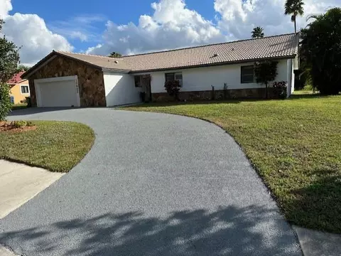10982 Lakeview Dr, Coral Springs, FL 33071