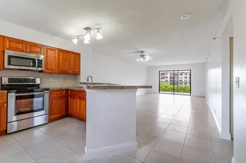 2221 Cypress Island Dr #508, Pompano Beach, FL 33069