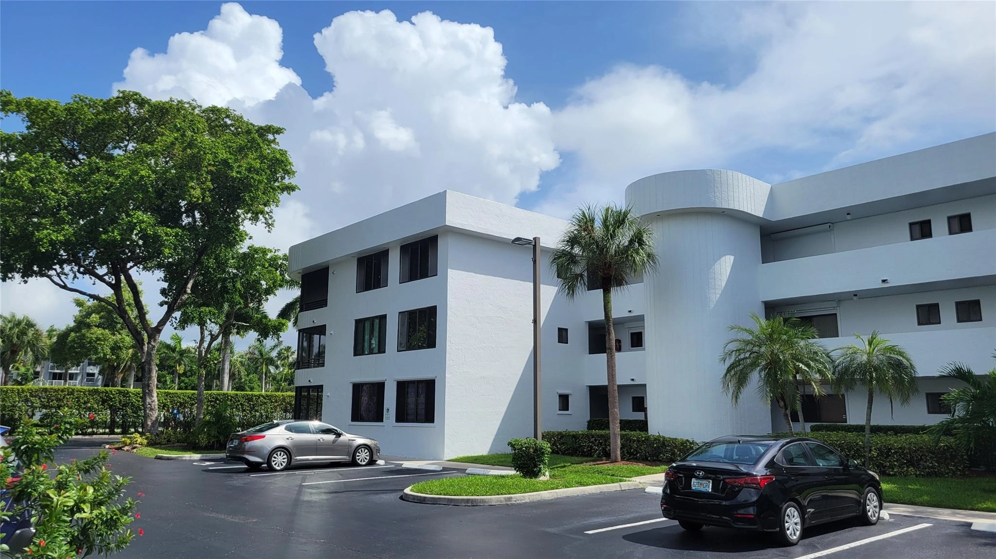 1460 Sheridan St Unit 19D  