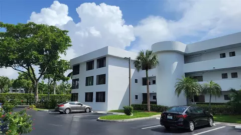 1460 Sheridan St #19 D, Hollywood, FL 33020