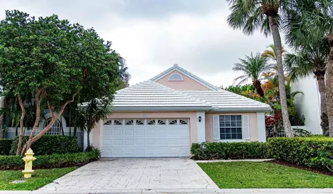 11 Blenheim Ct, Palm Beach Gardens, FL 33418