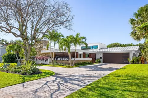 4 Tahoe Ln, Sea Ranch Lakes, FL 33308