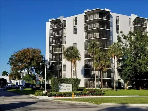 3475 N Country Club Dr #408, Aventura, FL 33180