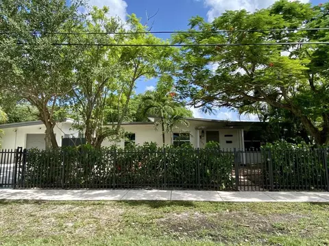 340 NW 138th St, North Miami, FL 33168