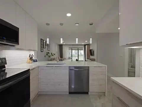 4349 Carambola Cir #2650, Coconut Creek, FL 33066