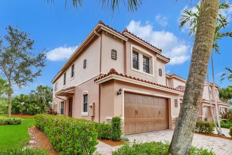10876 NW 72nd Pl, Parkland, FL 33076