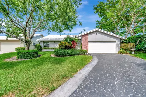 22390 Cameo Dr, Boca Raton, FL 33433