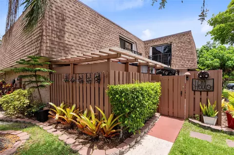 5447 NW 59th Pl, Tamarac, FL 33319